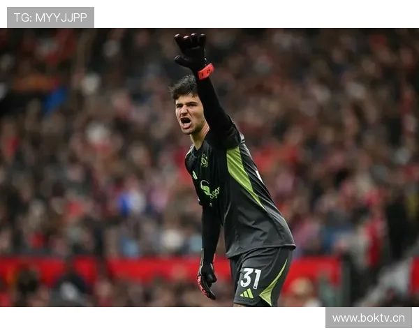 曼联进攻组织混乱问题已对赛季成绩造成影响,近期表现受限 曼联进攻组织混乱问题已对赛季成绩造成影响,近期表现受限