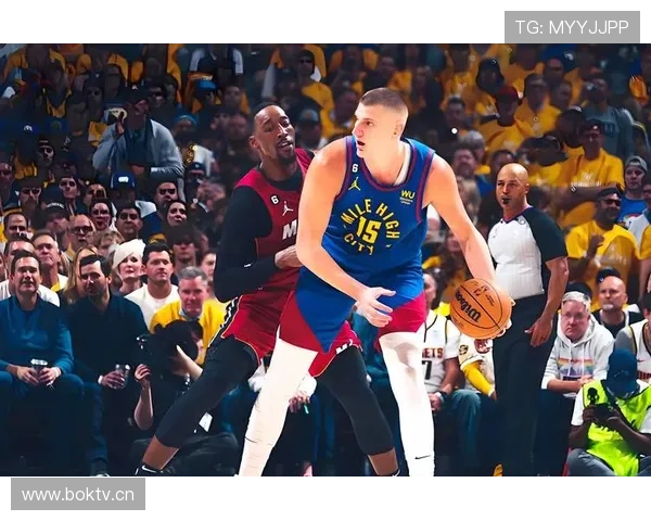 内内转型策应中锋，高位手递手改变球队进攻节奏